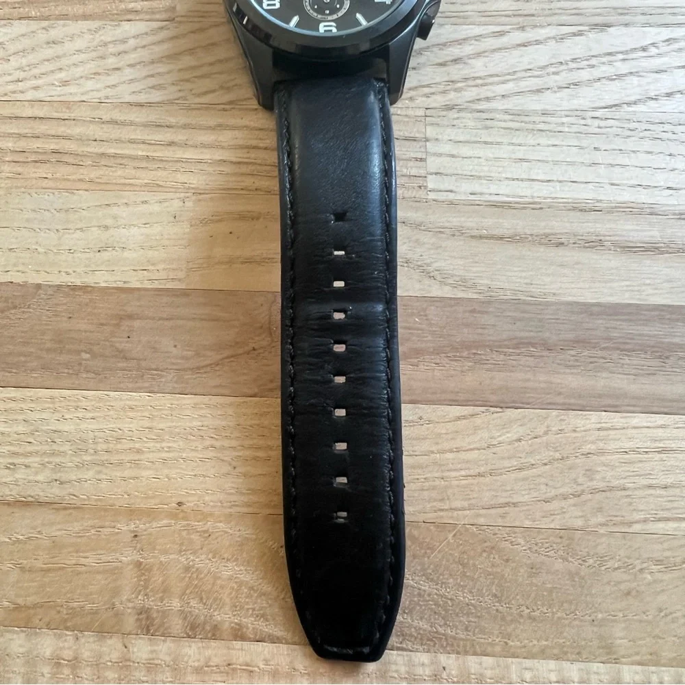Relic mens black dial black leather watch NEW BATTERY